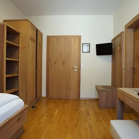 Fogadó Gasthof-fleischerei Engl *