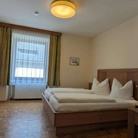 Fogadó Gasthof-fleischerei Engl *