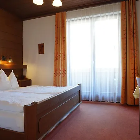 Han/Misafirhane Gasthof-fleischerei Engl